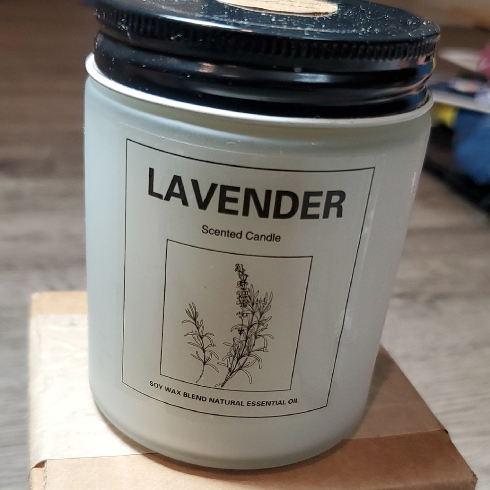 🔆🔅Lavender Scented Candle
